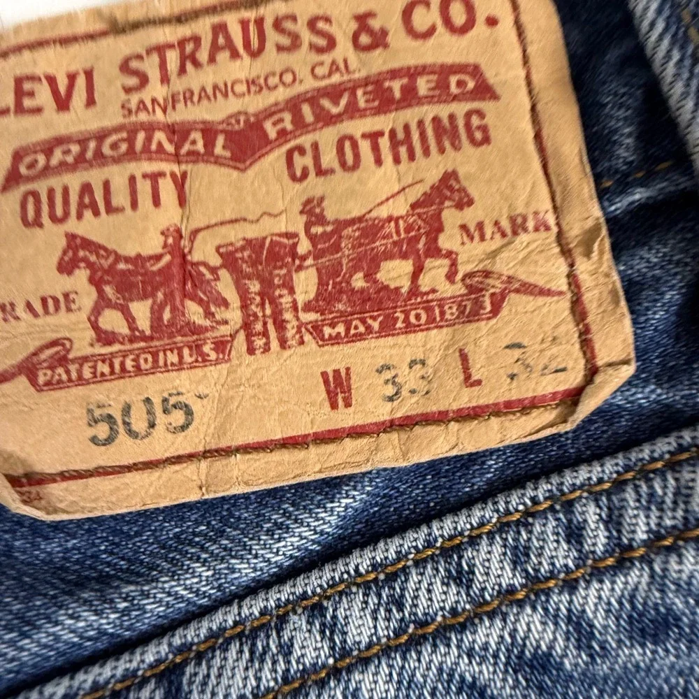 Levis 505 Regular Fit Straight Leg Mens Jeans Medium Wash Blue Denim 33x32